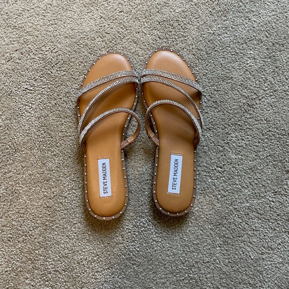 Steve Madden rhinestone flat sandals size 6